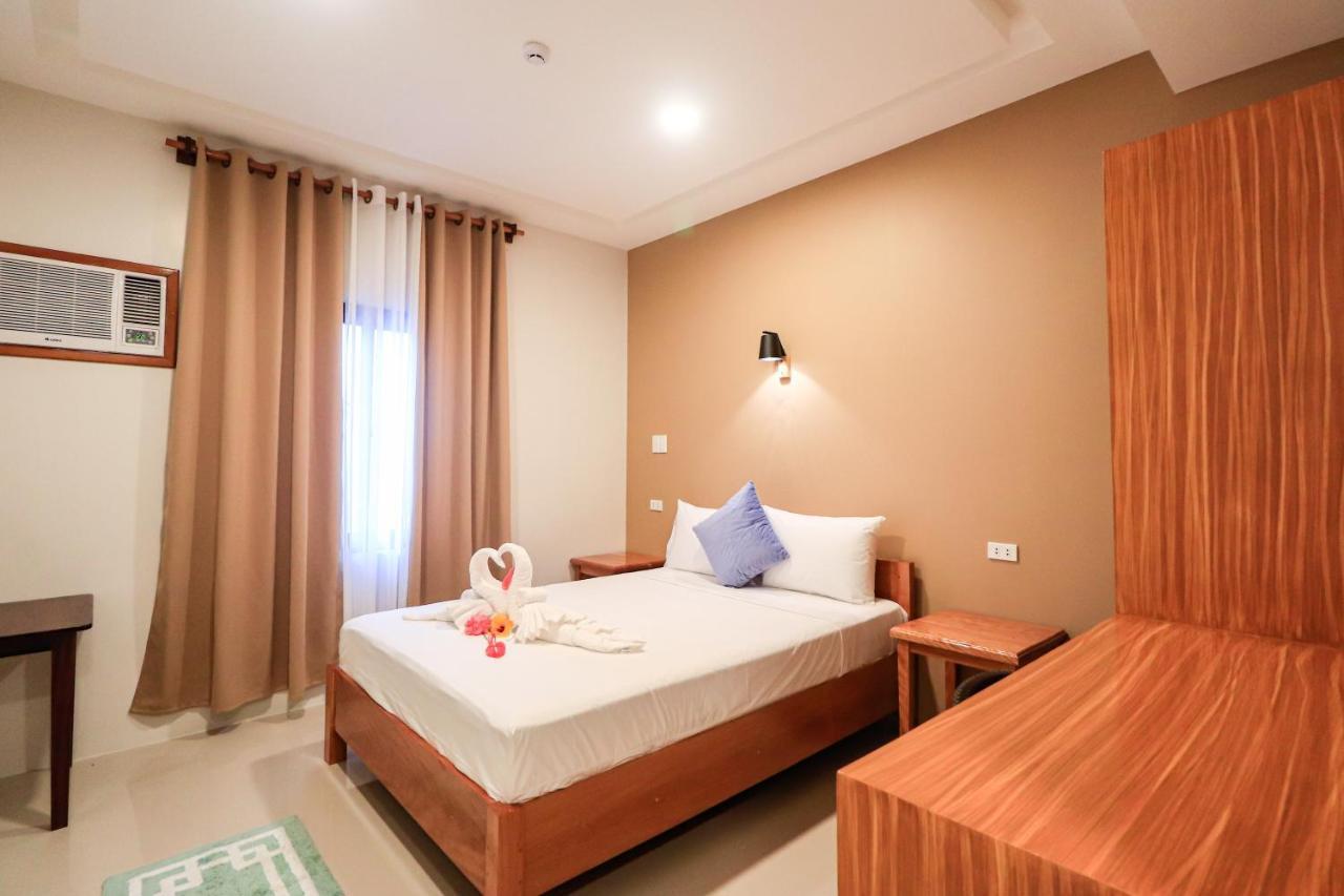 Josefina's Tourist Hotel *