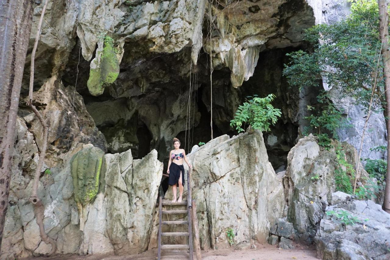 Josefina's Tourist * Busuanga